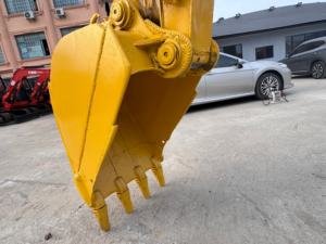 Miniexcavadora Komatsu PC60 Usada de Buena Calidad, Pocas Horas de Uso, Motor Diésel Bien Mantenido, Bomba Hidráulica, Perfecta para Paisajismo - Product Image 6