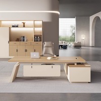 Table de directeur modulaire de 1.6 m Mobilier de bureau moderne et simple avec table de travail en bois Chaise en acier pour table de maître du personnel du patron