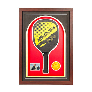 Espositore per Racchetta da Pickleball - Teca in Legno con <span class=keywords><strong>Porta</strong></span> in Acrilico per 1 Racchetta, Pallina e <span class=keywords><strong>Foto</strong></span> - Product Image 2