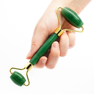 Outil de massage Gua Sha personnalisé avec logo, rouleau facial en pierre, ensemble de masseur facial Guasha, rouleau en pierre de jade naturelle - Product Image 4