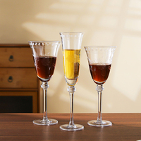 Ensemble de verres à vin en cristal sans plomb gravé de motifs floraux vintage |   Verres à pied et flûtes à champagne taillés à la main pour mariage, bar, hôtel