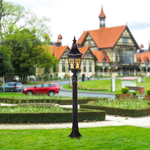 Lampe de jardin extérieure antique à LED, lampadaire de chemin, éclairage paysager AC 220V IP65, blanc chaud, en fer et verre, avec détecteur de mouvement - Product Image 2