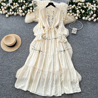Robe longue décontractée pour femme, style bohème, brodée de dentelle, à manches longues, coupe trapèze, avec ceinture à nouer, idéale pour le quotidien et les vacances
