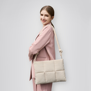 Sac fourre-tout pour ordinateur <span class=keywords><strong>portable</strong></span> confortable et moelleux, compatible avec l'<span class=keywords><strong>iPad</strong></span> <span class=keywords><strong>Air</strong></span> M3 2025 de 16 pouces, étui pour tablette matelassé et mignon avec bandoulière - Product Image 5