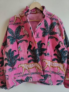 เสื้อแจ็กเก็ตกำมะหยี่พิมพ์ลายป่าสีชมพูเสื้อโค้ทผ้ากำมะหยี่โบฮีเมียนสำหรับชุดราตรี - Product Image 4