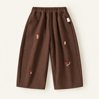 Celana Panjang Anak Laki-Laki Warna Cokelat Model Straight Leg dengan Motif Kartun Kecil, Pinggang Elastis, Saku Samping, dan Ujung Terbuka