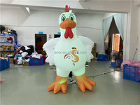 Bande dessinée gonflable de poulet d'éclairage géant extérieur avec le logo fait sur commande pour la publicité de marque