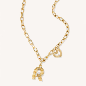 <span class=keywords><strong>Collana</strong></span> <span class=keywords><strong>con</strong></span> <span class=keywords><strong>Ciondolo</strong></span> Lettera Personalizzata in Acciaio Inossidabile, 26 Iniziali Alfabeto, Impermeabile, Ipoallergenica, Tono Oro - Product Image 3
