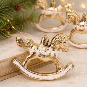 Ensemble d'ornements cheval à bascule brillants en gros, peints à la main avec détails blancs et surface rouge brillante, décoration suspendue pour sapin de Noël - Product Image 6