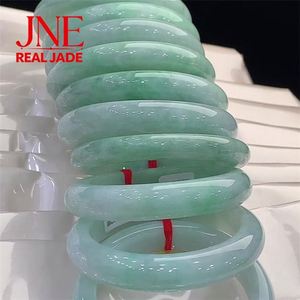 <span class=keywords><strong>Bracciale</strong></span> in Giada Colorata di Grado A, Regalo per la Festa della Mamma, Idea Regalo per Mamma e <span class=keywords><strong>Suocera</strong></span> - Product Image 3