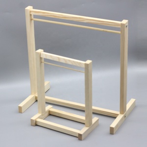 Accessori della bambola e 20 centimetri di altezza vestiti per le bambole accessori bjd vestiti appendiabiti in legno - Product Image 1