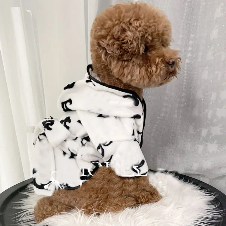 Mùa Thu/Mùa Đông Thương Hiệu Thiết Kế Pet Dog Robe Flannel Mềm Ấm Mèo Dog Đồ Ngủ Bath Dog Áo Choàng Tắm Và Chăn