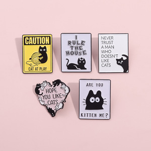 Nueva llegada <span class=keywords><strong>Tarot</strong></span> forma de tarjeta lindo gatito broche de Metal insignia precaución gato en juego I regla la casa rectángulo esmalte solapa Pin - Product Image 3