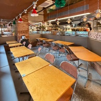 Ensembles de tables et chaises de salle à manger en gros, proposant une variété de designs innovants, adaptés à différents types de restaurants.