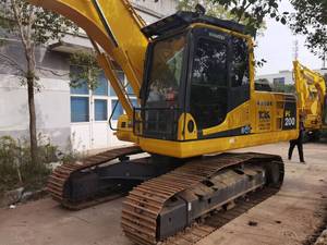 Excavatrice sur chenilles Komatsu PC200-8 d'occasion, modèle 2018, poids opérationnel de 19900 kg, composants principaux incluant moteur, pompe, 0,8 m³ - Product Image 4