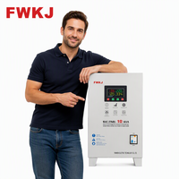 Stabilisateur de tension monophasé 10 KVA à commande entièrement automatique, sortie réglable, écran LCD pour applications de centre de données