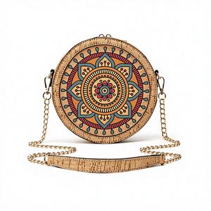 Sac à bandoulière ovale léger pour femme, style bohème vintage multi-éléments, avec fermeture éclair et chaîne effet écorce - Product Image 1