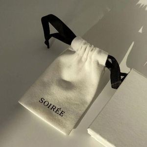 Pochette en coton écologique avec cordon de serrage, petite, de couleur naturelle, anti-poussière, recyclable, avec logo personnalisé imprimé - Product Image 3