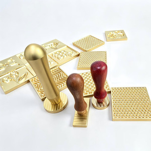 Moule à glaçons personnalisé en laiton avec <span class=keywords><strong>logo</strong></span> gravé CNC 3D pour whisky, cocktails et bars - Product Image 2