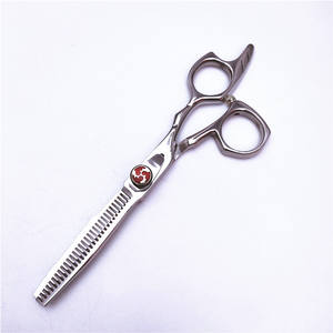 กรรไกรตัดผม Gt Red High Screw ขนาด 62 มม. กรรไกรซอยผมตรง สำหรับใช้ในงานเสริมสวย สำหรับคนถนัดขวา ผลิตจากสแตนเลส 440C - Product Image 2