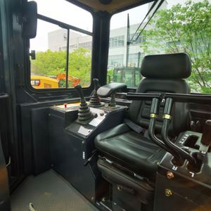 Low Price Heavy Bulldozers Equipment <b>Mini</b> Excavator Bulldozer 320hp Hydrostatic Bulldozer Made in China - Product Image 4