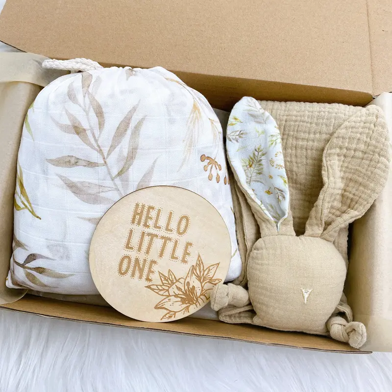 Caixa de presente para recém-nascido, chocalho de algodão para bebês, conjunto de brinquedo de madeira, cobertores para recém-nascidos