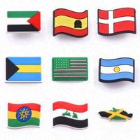 Chaussons en PVC souple en gros, accessoires, breloques de chaussures avec drapeaux de pays du monde entier pour la décoration