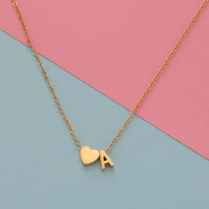 Collar con Colgante de Letra Inicial Personalizada 2026, Delicado Amuleto con Letra Inicial, Regalo para Ella - Product Image 1