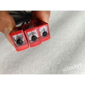 Sensor Fotoeléctrico Leuze RK3C/4P-200-M8 Usado - Product Image 4