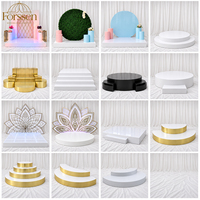 Plateforme de scène en acrylique blanche brillante modulaire à plusieurs niveaux pour cérémonie de mariage, salle de bal d'hôtel, réception, location d'événements