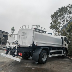 Camión Cisterna de Agua HOWO 4X2 de 8000L de China, Camión Pulverizador de Agua Móvil en Venta - Product Image 1