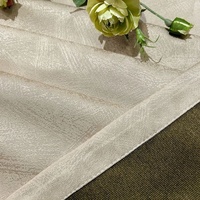 Fourniture d'usine Light Shinny Stripes Pattern Design Couleur unie Polyester doux 95% Tissu de rideau occultant