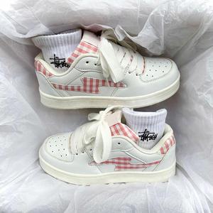 Chaussures de skate polyvalentes et tendance pour femmes, collection Printemps-Automne 2026, à semelle épaisse, respirantes, décontractées, blanches - Product Image 2