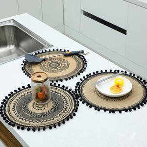 Set de table rond moderne en cuir tressé motif mandala avec franges et pompons, écologique pour mariages, fêtes et décoration de table à manger - Product Image 5