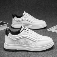 Nouvelles Chaussures de Sport Décontractées Blanches Rétro pour Hommes Printemps 2026 – Semelle Épaisse Respirante et Confortable