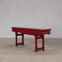 Console en bois massif rouge patiné style rustique, design d'autel chinois traditionnel, finition rouge vieillie, Wabi-Sabi, écologique
