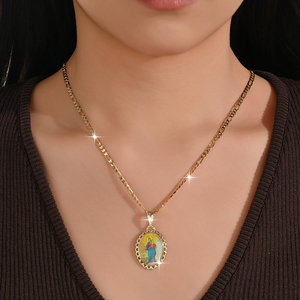 Collana con Ciondolo a Forma di Figura Religiosa, Gioielli Cristiani Placcati in Oro - Product Image 5