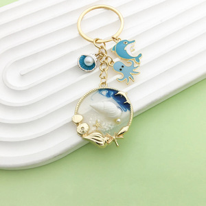 Porte-clés en alliage de la série Blue Ocean avec breloques dauphin, pieuvre et coquillage – Accessoire cadeau unisexe - Product Image 4