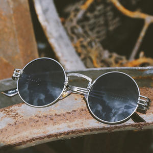 <span class=keywords><strong>Gafas</strong></span> <span class=keywords><strong>de</strong></span> <span class=keywords><strong>Sol</strong></span> <span class=keywords><strong>Polarizadas</strong></span> con Marco Metálico <span class=keywords><strong>de</strong></span> Lujo, Personalizables, Modernas 2026, Ligeras, Cómodas, UV400, Duraderas, Ajustables, Retro, Unisex - Product Image 3