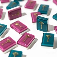 Juego de Mahjong de Acrílico Texturizado Azul Cristal con Motivos Ornamentales Elegantes, Ideal para Momentos de Conexión Familiar en Fines de Semana