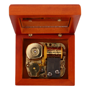 Boîte à musique Vintage en bois à vent Boîte à musique en bois massif Mécanique Miniature Design classique Ballerine Décor <span class=keywords><strong>de</strong></span> bureau Années 60 Son - Product Image 2