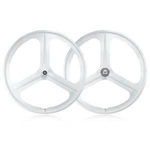 Juego de ruedas de piñón fijo 700C-Aleación de magnesio Diseño inverso de 3 radios <span class=keywords><strong>Rueda</strong></span> de bicicleta de pista integrada de borde profundo para Fixie/Single Speed - Product Image 5