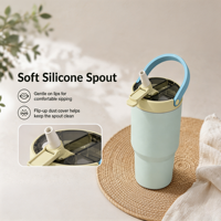 Gobelet en paille imprimé Halloween avec bec verseur en silicone souple, couvercle anti-poussière rabattable et poignée de transport – Tasse de voyage réutilisable