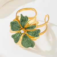 Nouvel accessoire de mode de style européen avec des fleurs en émail perlé, bracelet ouvert pour femmes