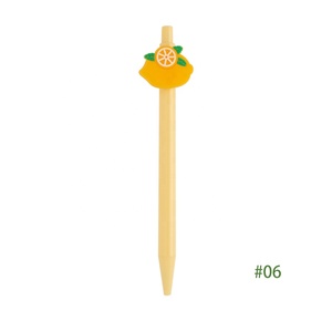 Bolígrafo de plástico de goma <span class=keywords><strong>aguacate</strong></span> de fresa lindo promocional logotipo personalizado bolígrafos divertidos para oficina y escuela - Product Image 6
