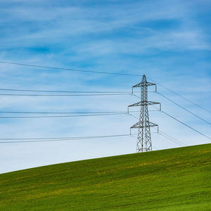 Fournisseur de tours de transmission d'énergie offrant des prix directs d'usine, des services d'ingénierie sur mesure et des emballages pour l'exportation internationale - Product Image 1