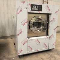Unité de lavage et d'élimination entièrement automatique conçue pour les blanchisseries d'hôtels ; elle est fabriquée en acier inoxydable 304.