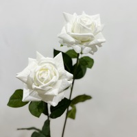 Roses blanches au toucher réel artificielles fleurs en latex centres de table pour la décoration d'aménagement paysager de scène de table de mariage