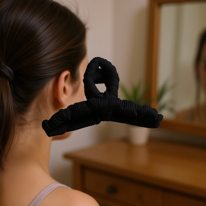 Fermaglio per capelli Angelina con lettera D rivestita in tessuto, in plastica, 10 cm, accessorio per capelli da donna - Product Image 2