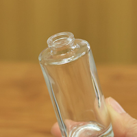 Flacon de parfum en verre cylindrique givré personnalisé de 35 ml, 50 ml, 100 ml, avec bouchon en plastique, impression de logo en sérigraphie, pulvérisateur à pompe, atomiseur personnalisé